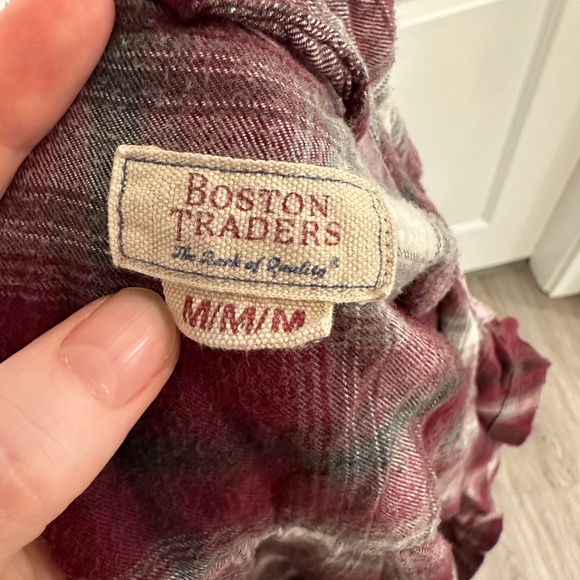 Boston Traders | Women’s Size Medium Long Sleeve Red Plaid Button Up Flannel - Picture 5 of 7